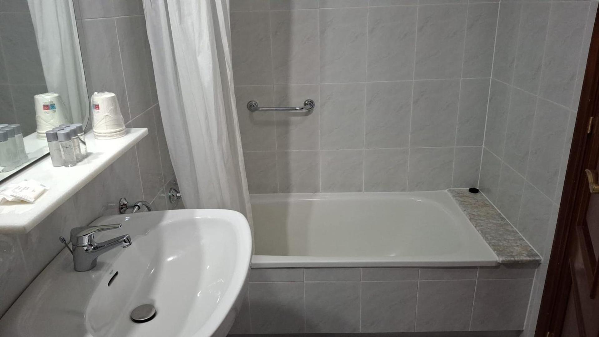 סנטיאגו דה קומפוסטלה Hotel Capital De Galicia מראה חיצוני תמונה
