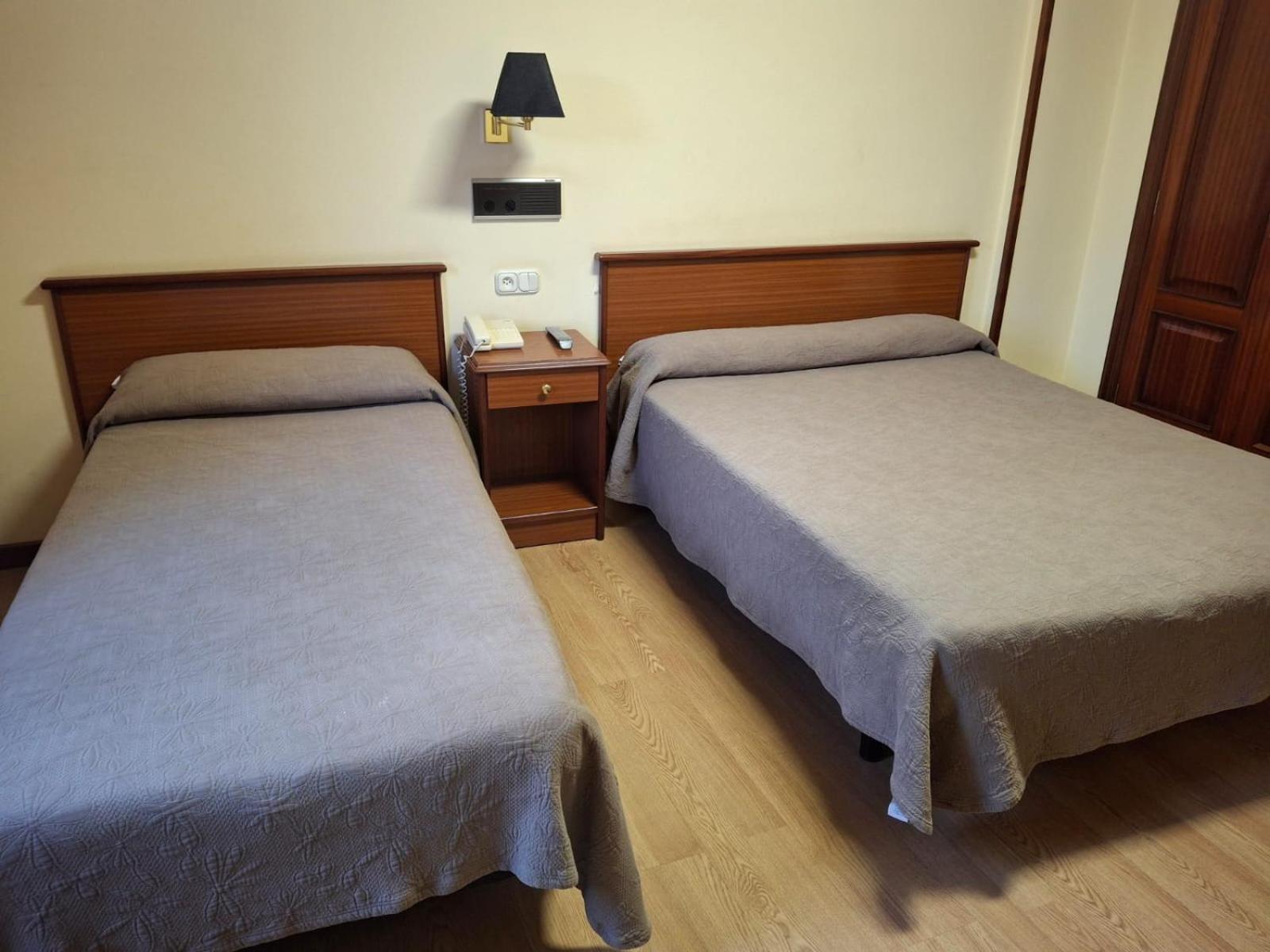 סנטיאגו דה קומפוסטלה Hotel Capital De Galicia מראה חיצוני תמונה